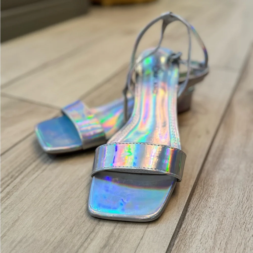 Shoe LAND Holographic Ankle-Strap Sandals - Iridescent Silver